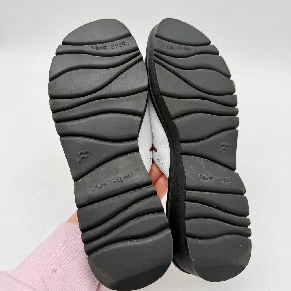 BareTraps Slip On White Pebbled Delilah Leather Sandals Women's 9 - Picture 7 of 7